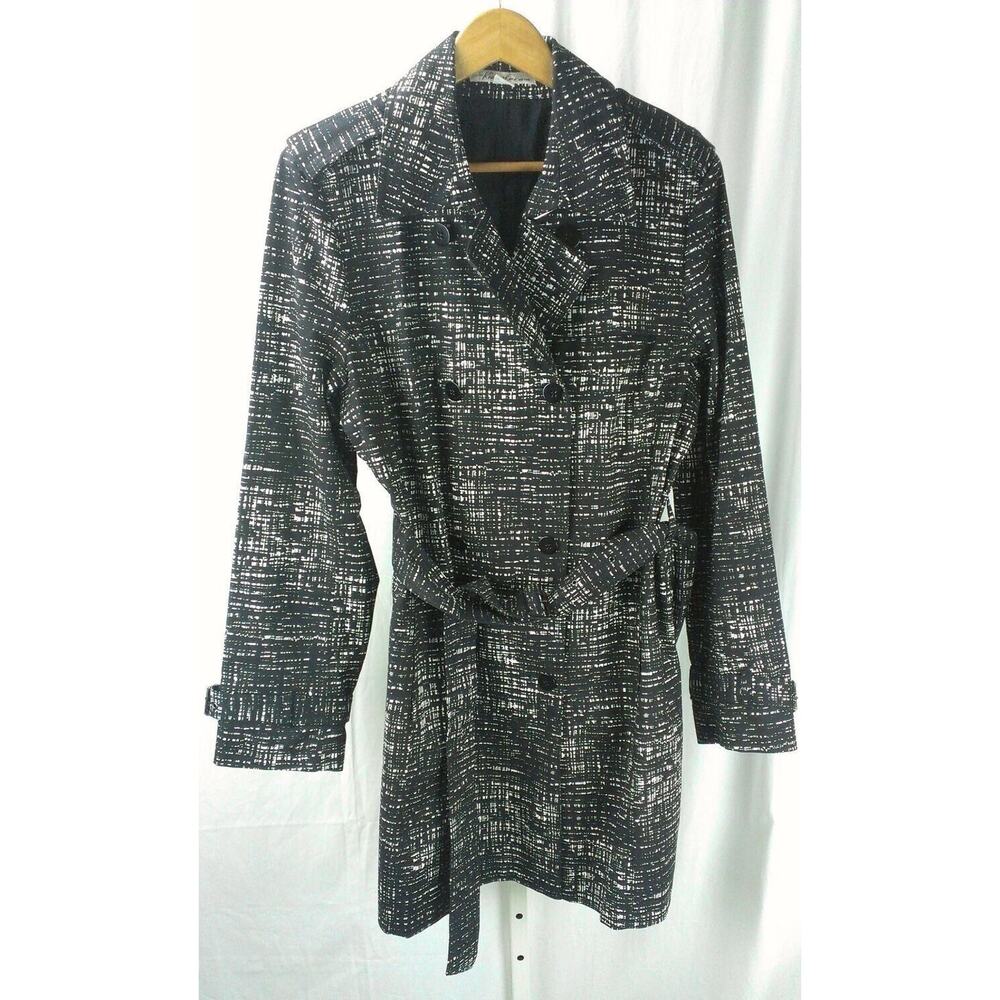 Gorgeous Kenneth Cole Women's XL Double Breasted Coat Black White Long Belted